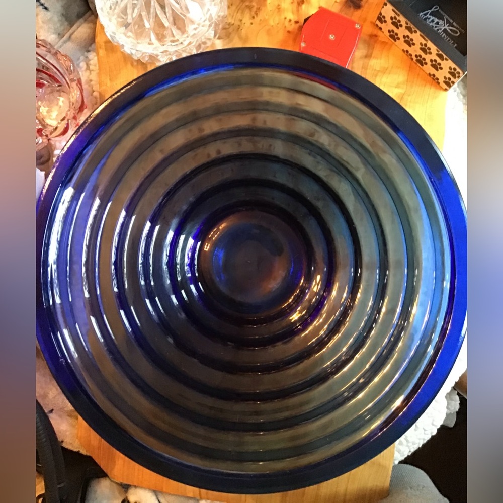 NWOT Beautiful Royal Blue Crystal Bowl